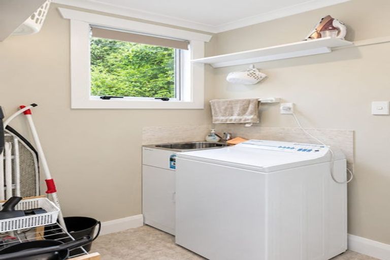 Photo of property in 27 Ngamotu Road, Moturoa, New Plymouth, 4310