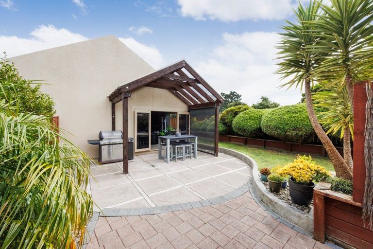 Photo of property in 19 Rothesay Place, Highbury, Palmerston North, 4412