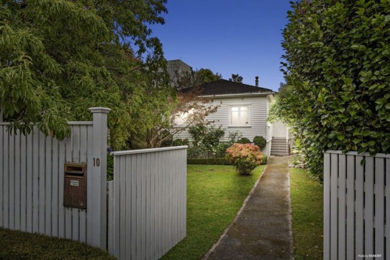 Photo of property in 10 Monaghan Avenue, Karori, Wellington, 6012
