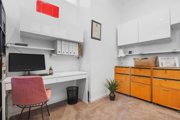 Photo of property in 1 Grey Street, Martinborough, 5711