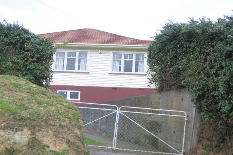 Photo of property in 19 Hampton Hill Road, Tawa, Wellington, 5028