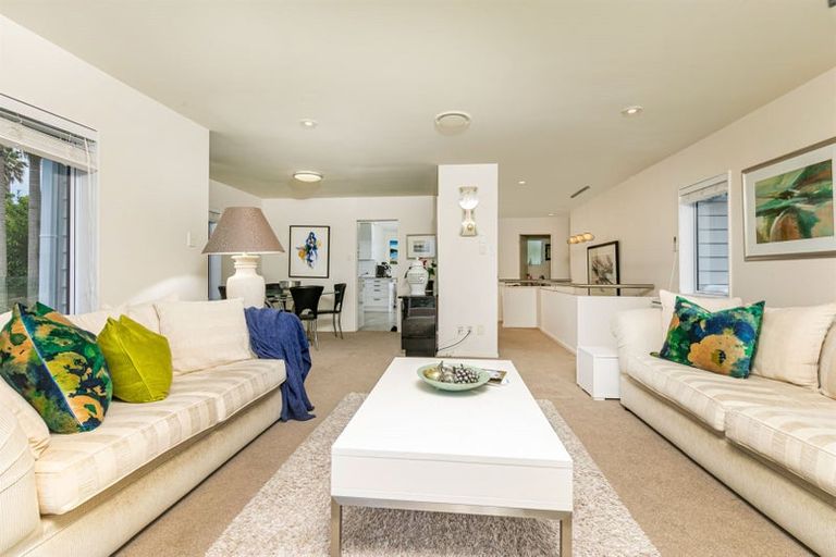 Photo of property in 2/5a Galaxy Drive, Mairangi Bay, Auckland, 0630