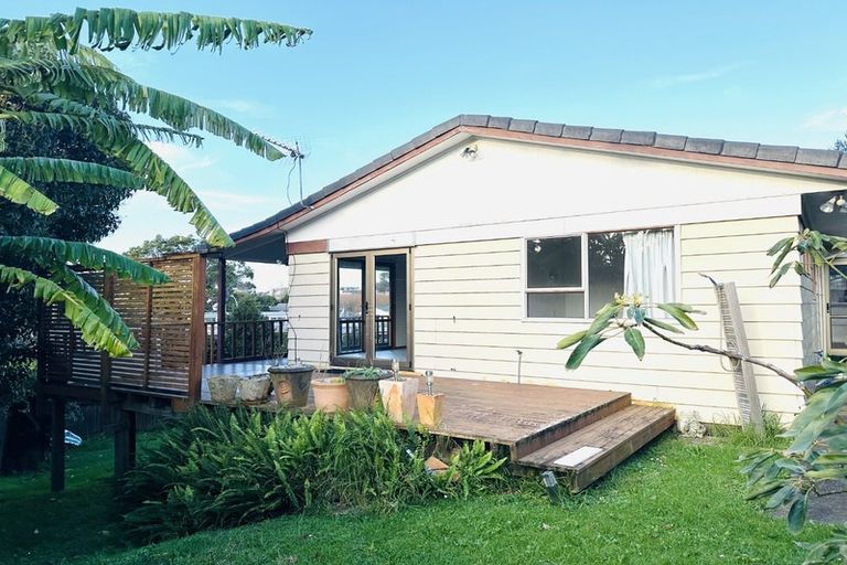 Photo of property in 2/13 Phoenix Place, Papatoetoe, Auckland, 2025