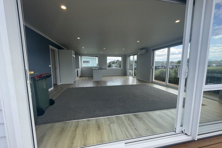 Photo of property in 11 Sandy Place, Waihi Beach, 3611