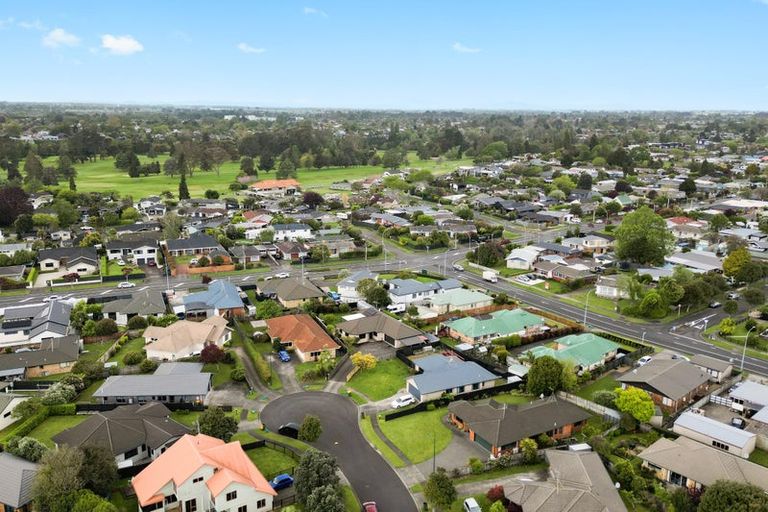 Photo of property in 25 Mangakoea Place, St Andrews, Hamilton, 3200