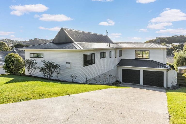 Photo of property in 22 Hicks Close, Whitby, Porirua, 5024