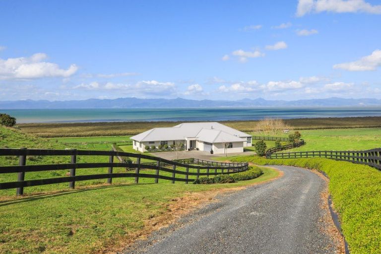 Photo of property in 766a Back Miranda Road, Pukorokoro / Miranda, Thames, 3576