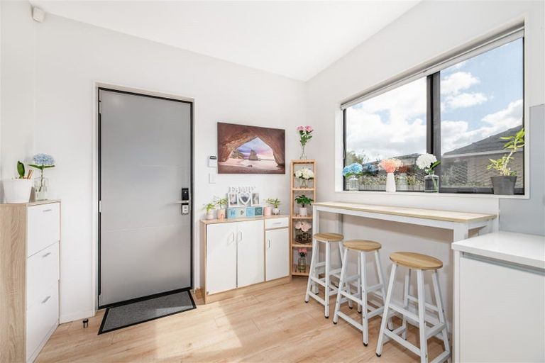 Photo of property in 113b Wharf Road, Te Atatu Peninsula, Auckland, 0610