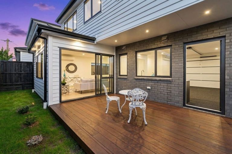Photo of property in 71c Matipo Road, Te Atatu Peninsula, Auckland, 0610