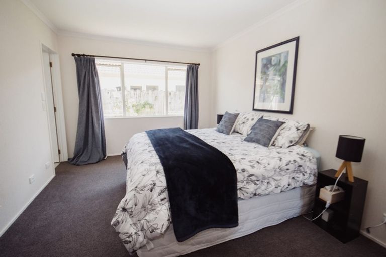 Photo of property in 1/11 Keswick Close, Northpark, Auckland, 2013