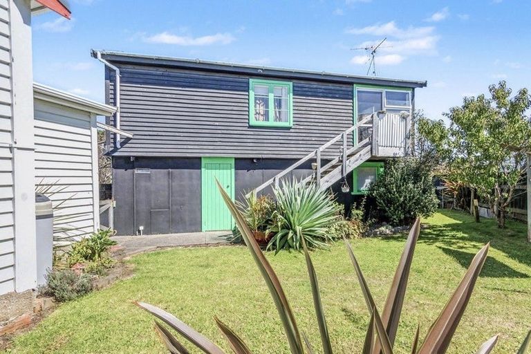 Photo of property in 23 Carlton Avenue, Gonville, Whanganui, 4501