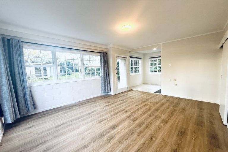 Photo of property in 82 Woodlands Crescent, Browns Bay, Auckland, 0630