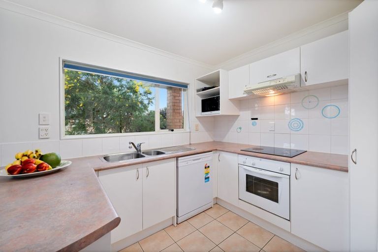 Photo of property in 17 Greenberry Drive, Ranui, Auckland, 0612