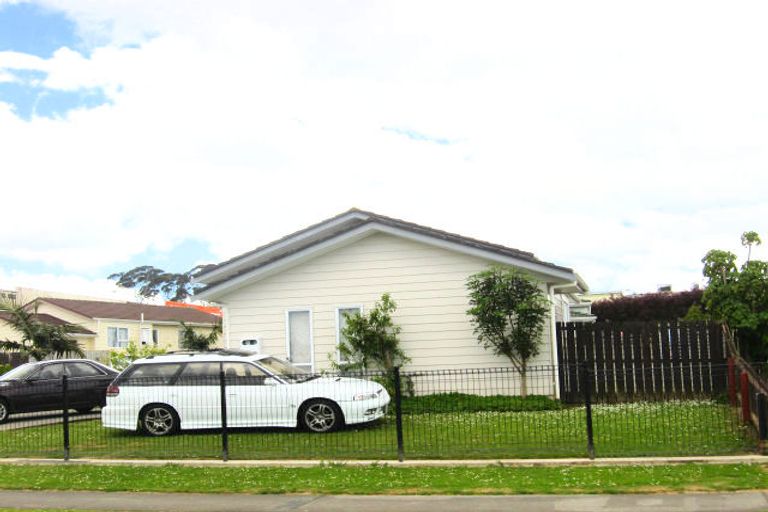 Photo of property in 19 Robert Skelton Place, Clendon Park, Auckland, 2103