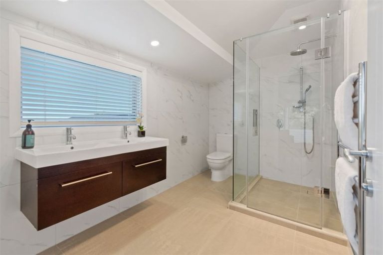 Photo of property in 201 Bleakhouse Road, Mellons Bay, Auckland, 2014