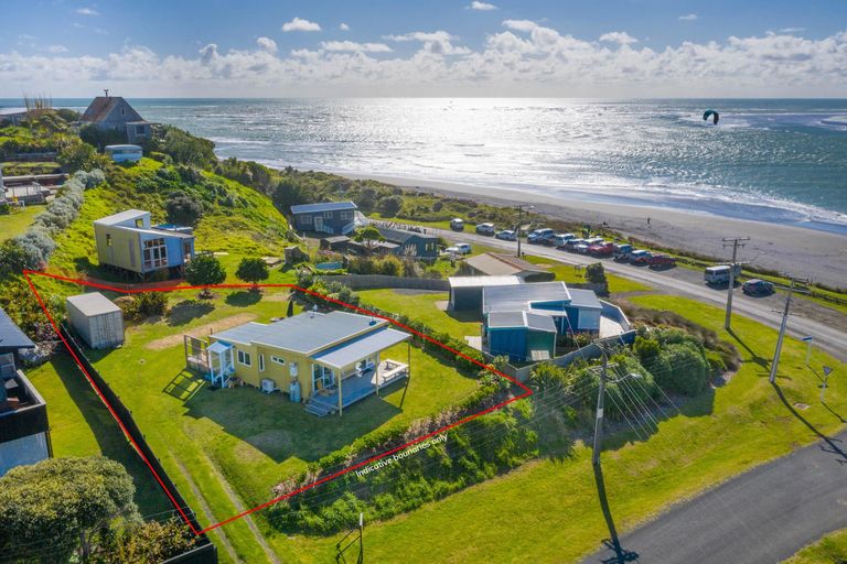 Photo of property in 6 Wainamu Road, Raglan, 3297