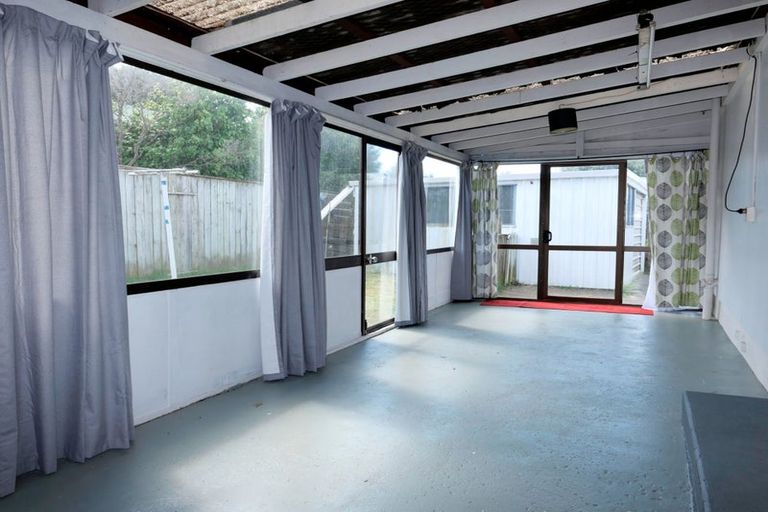 Photo of property in 129 Arawhata Road, Paraparaumu, 5032