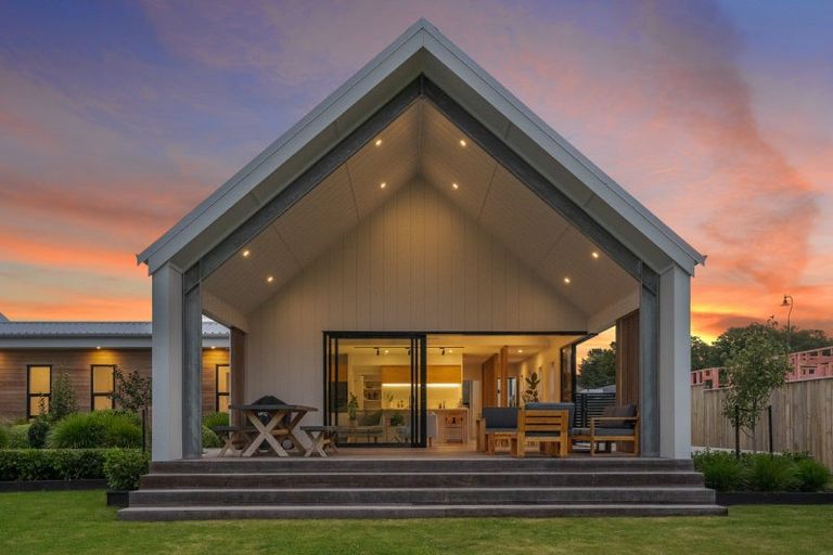 Photo of property in 5 Matai Grove, Greytown, 5712