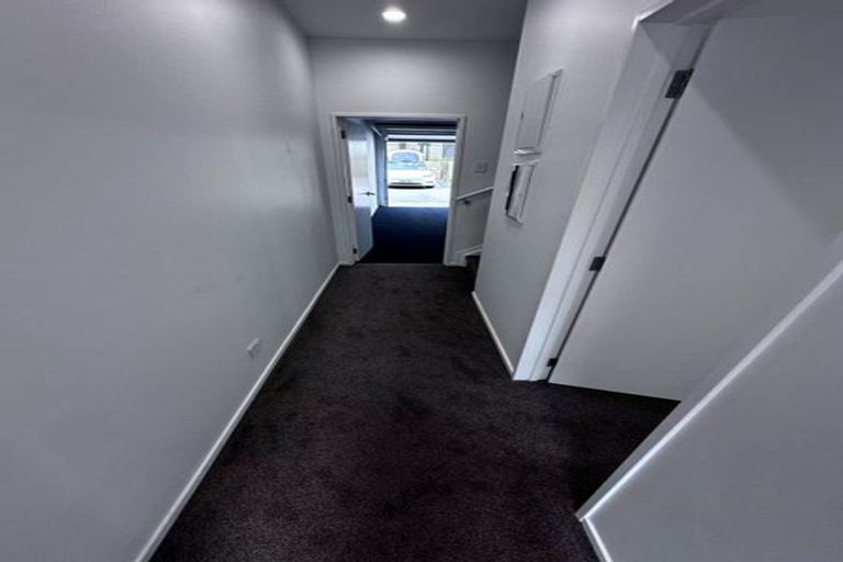 Photo of property in 14 Raupeti Lane, Henderson, Auckland, 0612