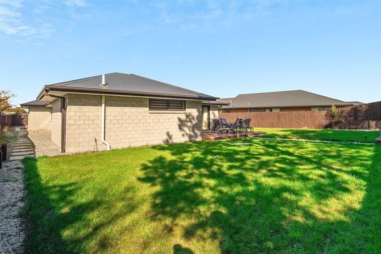 Photo of property in 33 Dalwood Crescent, Rolleston, 7614