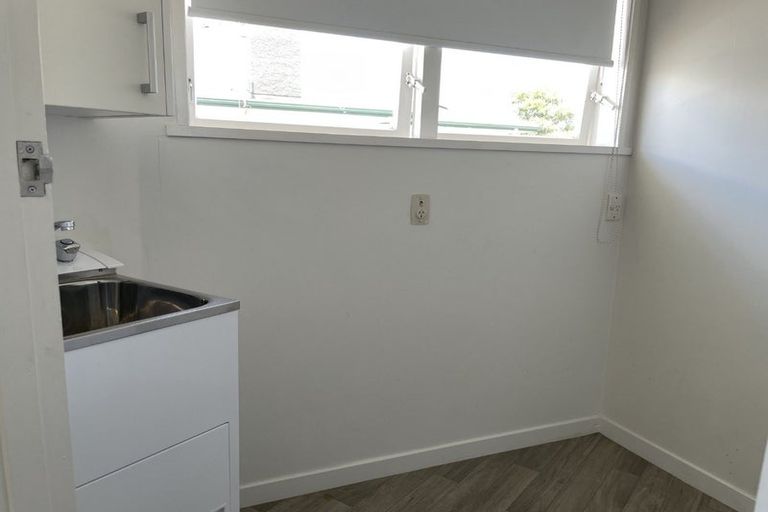 Photo of property in 21 Abraham Crescent, Milson, Palmerston North, 4414