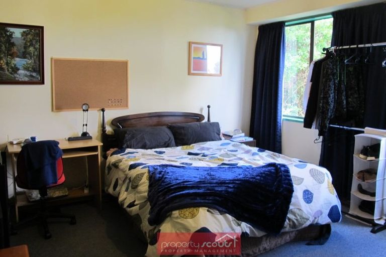 Photo of property in 122 Larnach Road, Vauxhall, Dunedin, 9013