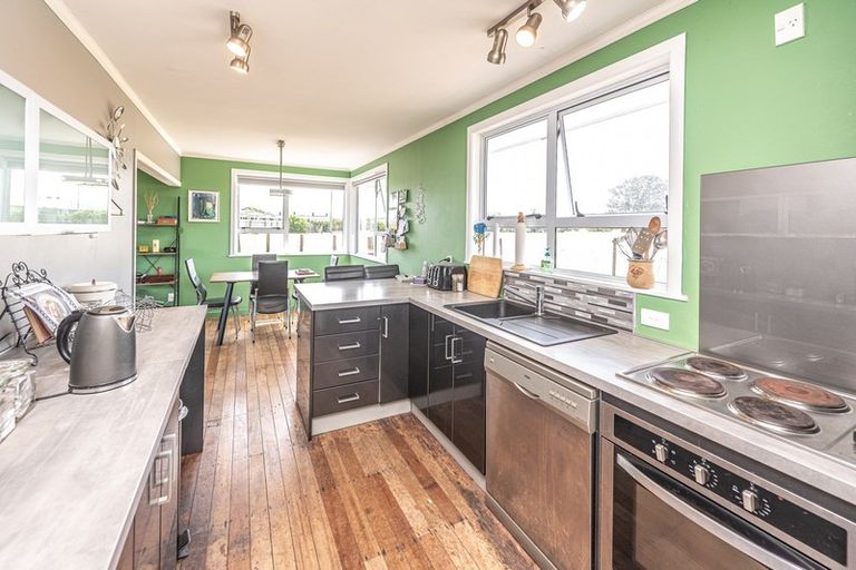 Photo of property in 20 Tawhero Street, Gonville, Whanganui, 4501