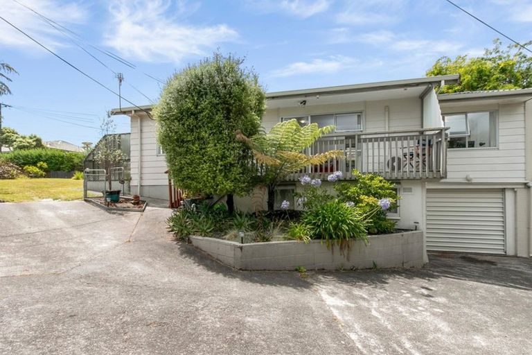 Photo of property in 1/8 Wattle Road, Sunnyvale, Auckland, 0612