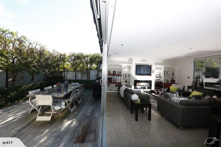 Photo of property in 25 St Michaels Avenue, Point Chevalier, Auckland, 1022