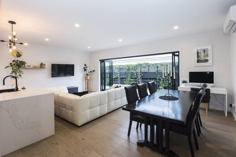 Photo of property in 658b Barbadoes Street, Edgeware, Christchurch, 8013