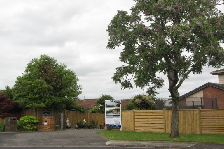 Photo of property in 15 Reynard Terrace, Conifer Grove, Takanini, 2112