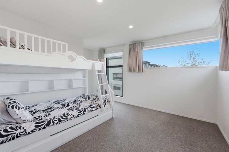 Photo of property in 27 Carder Court, Hobsonville, Auckland, 0618