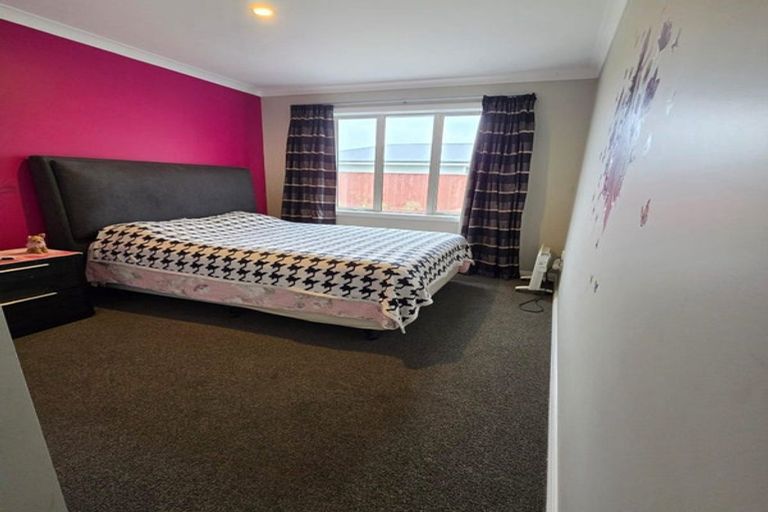 Photo of property in 73 Kippenberger Avenue, Rangiora, 7400
