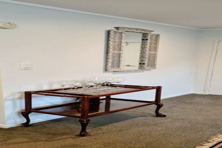 Photo of property in 43 Sharon Road, Waiake, Auckland, 0630