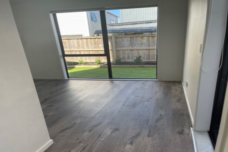 Photo of property in 14 Minhas Road, Papakura, 2110