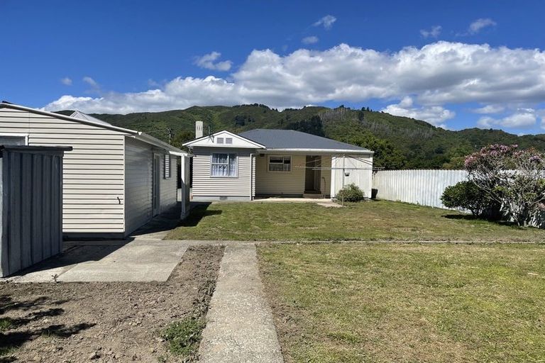Photo of property in 64 Dover Road, Wainuiomata, Lower Hutt, 5014