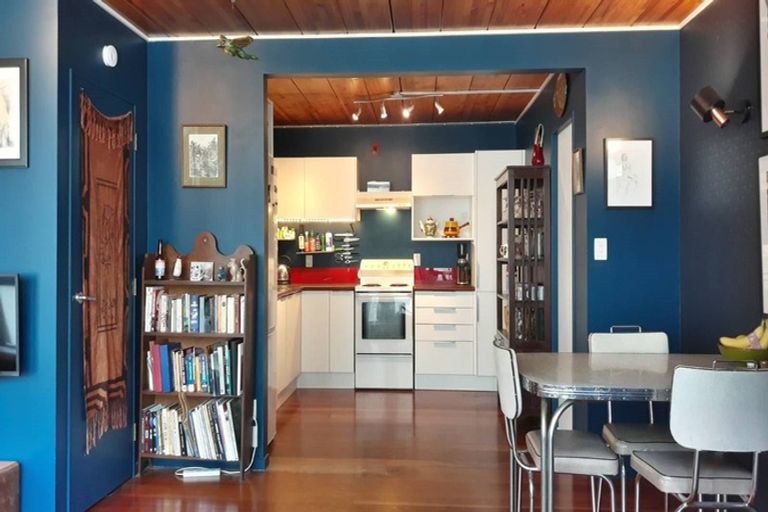 Photo of property in Courtenay Mews Apartments, 2/14 Alpha Street, Te Aro, Wellington, 6011