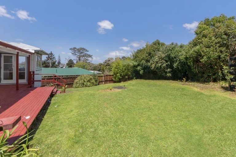 Photo of property in 13 Tracey Terrace, Te Atatu South, Auckland, 0602