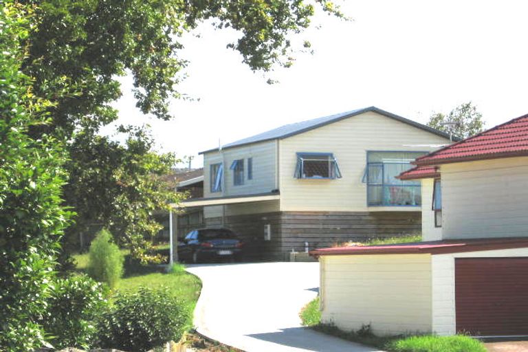 Photo of property in 1/30 Trojan Crescent, New Lynn, Auckland, 0600