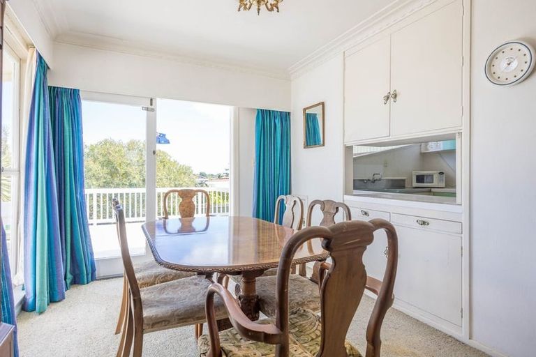 Photo of property in 54 Raleigh Road, Northcote, Auckland, 0627