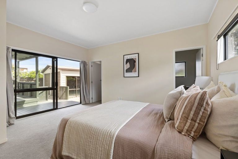 Photo of property in 51 Gilbass Avenue, Hamilton Lake, Hamilton, 3204