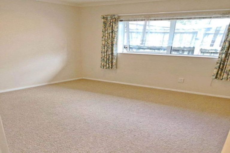 Photo of property in 43 Carisbrook Crescent, Papakura, 2110