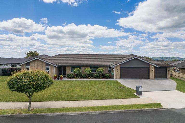 Photo of property in 16 Lilac Close, Cambridge, 3434