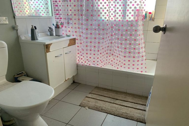 Photo of property in 6/4 John Jennings Drive, Oteha, Auckland, 0632