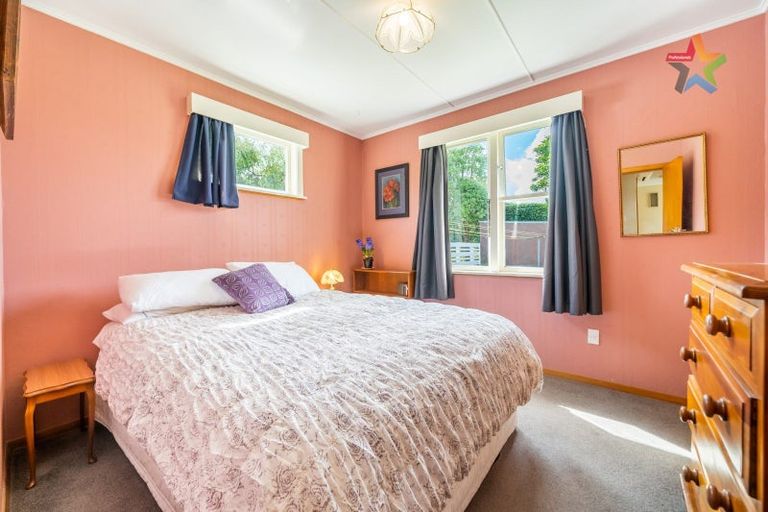 Photo of property in 35 Normandale Road, Normandale, Lower Hutt, 5010