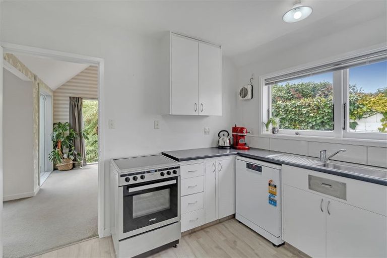 Photo of property in 16b Makora Street, Fendalton, Christchurch, 8041