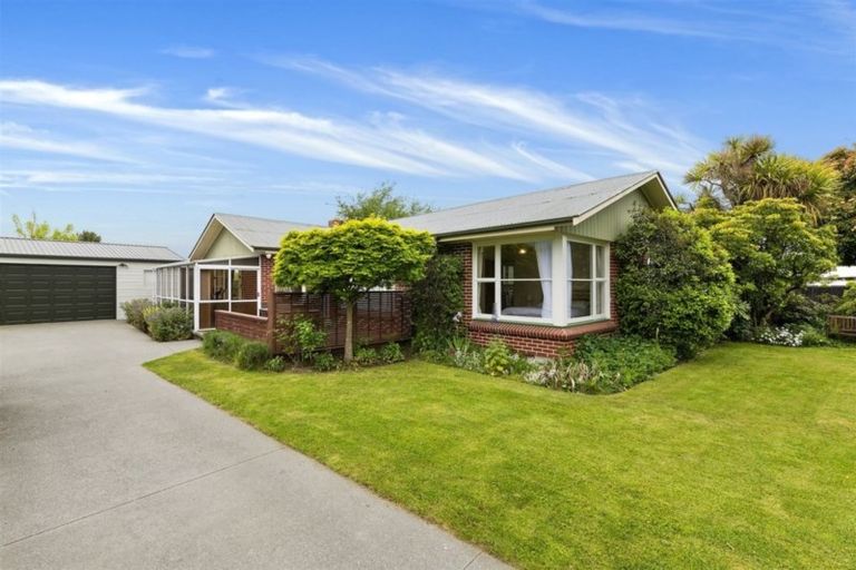 Photo of property in 4 Kingsgate Place, Burnside, Christchurch, 8053