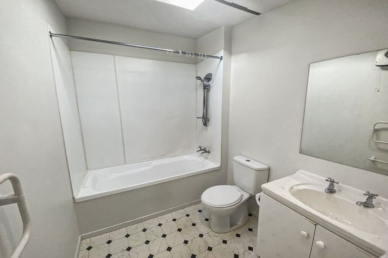 Photo of property in 6/3 Grove Road, Addington, Christchurch, 8024