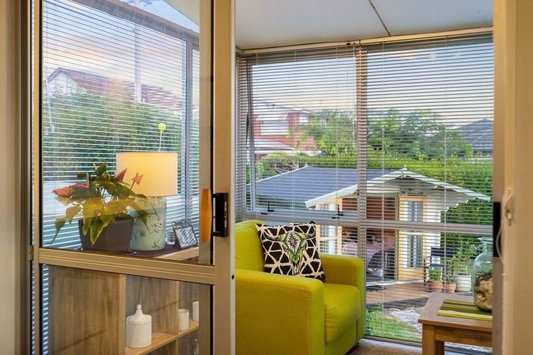 Photo of property in 2/23 Rawhiti Road, Manly, Whangaparaoa, 0930