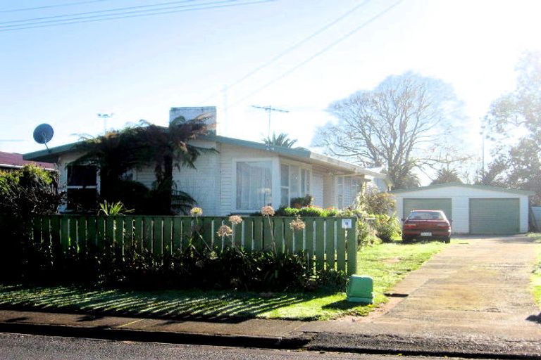 Photo of property in 106 Gloucester Road, Manurewa, Auckland, 2102